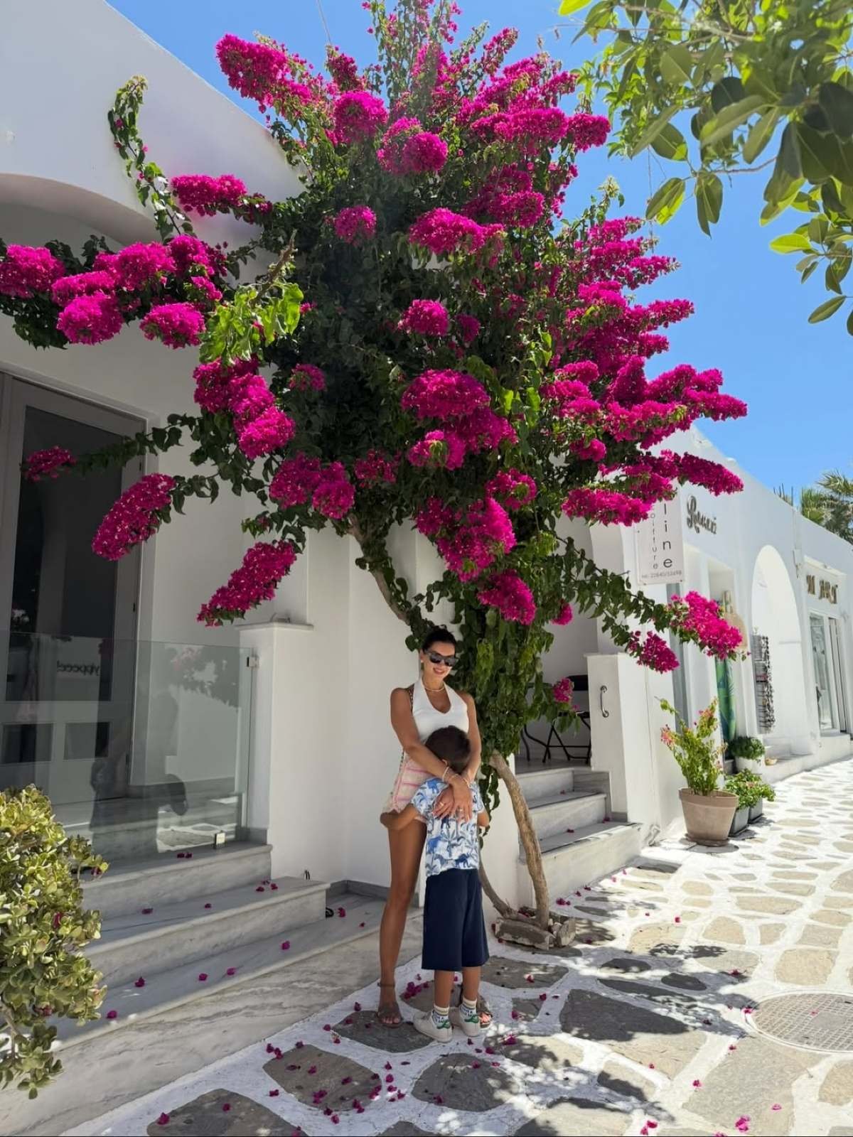 Η Σταματίνα Τσιμτσιλή με τον γιο της, Γιάννη-Εφραίμ