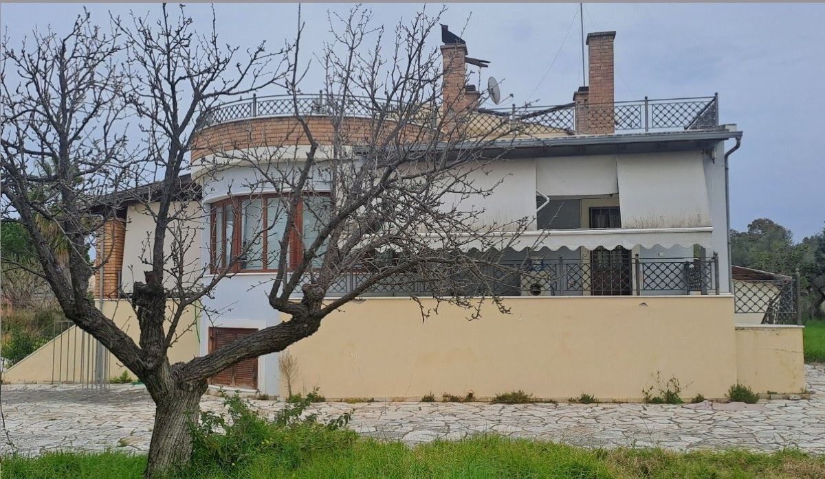 Το σπίτι του Μάκη Χριστοδουλόπουλου στην Αιγιαλεία