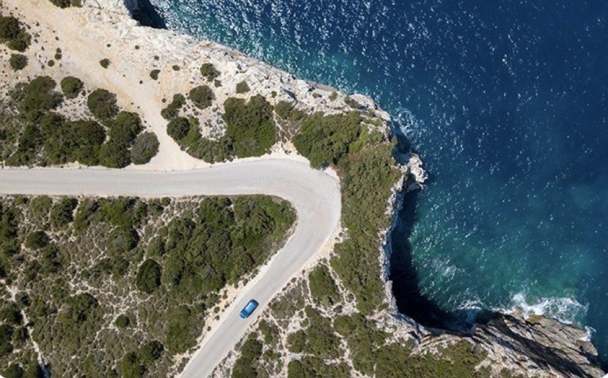 Ανθισμένες διαδρομές Πρωτομαγιάς με Let's Drive