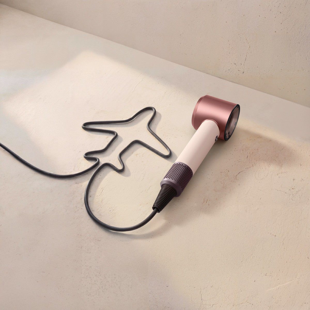 Η Dyson παρουσιάζει το Supersonic™ Travel: 32% μικρότερο, 25% ελαφρύτερο, εξίσου ισχυρό