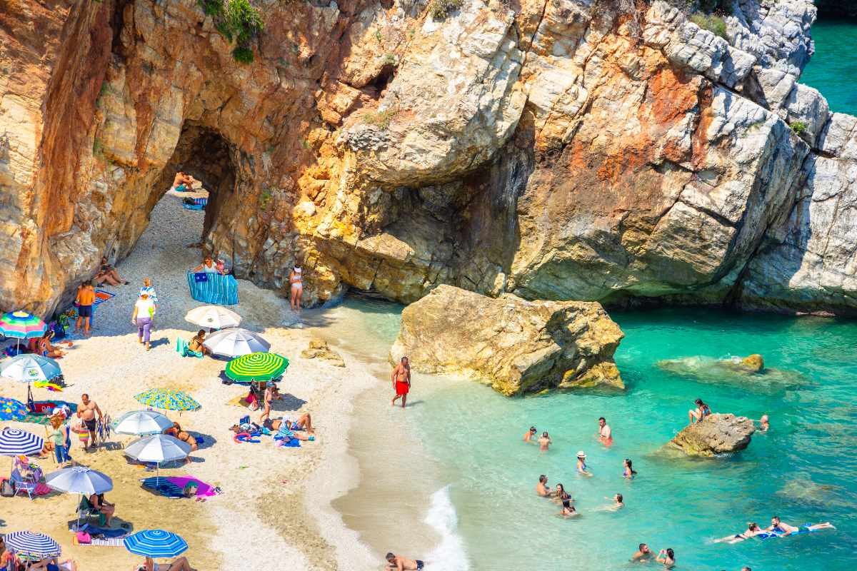 Καλοκαίρι στο Πήλιο: Πετρόχτιστα χωριά και πλατάνια μέχρι τις κρυφές παραλίες του Αιγαίου!