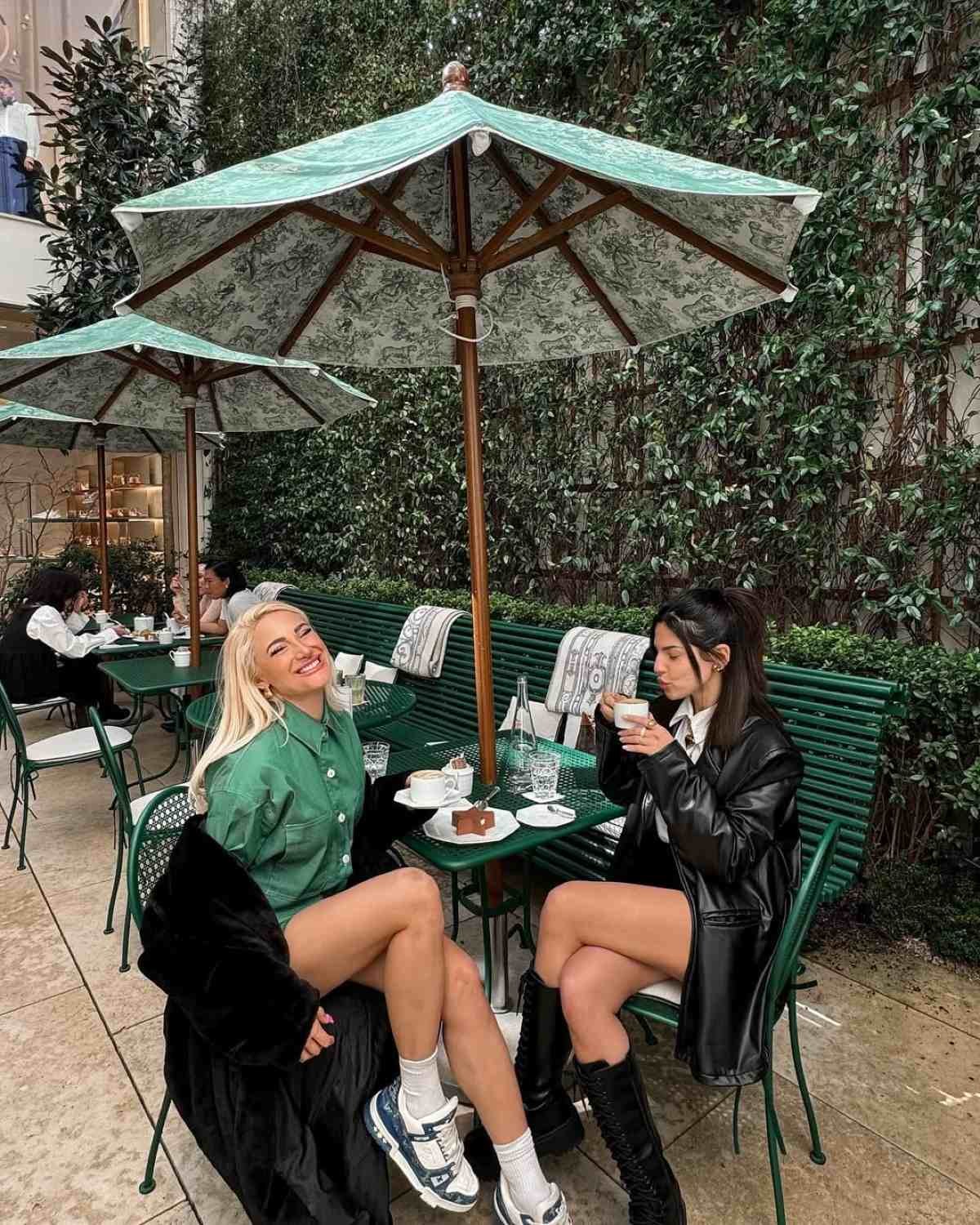Ιωάννα Τούνη Στέλλα Πάσσαρη