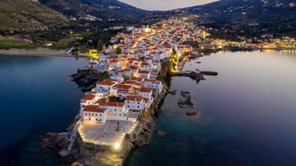 Άνδρος: Το κυκλαδίτικο νησί που θα σε κάνει να ερωτευτείς το καλοκαίρι ξανά