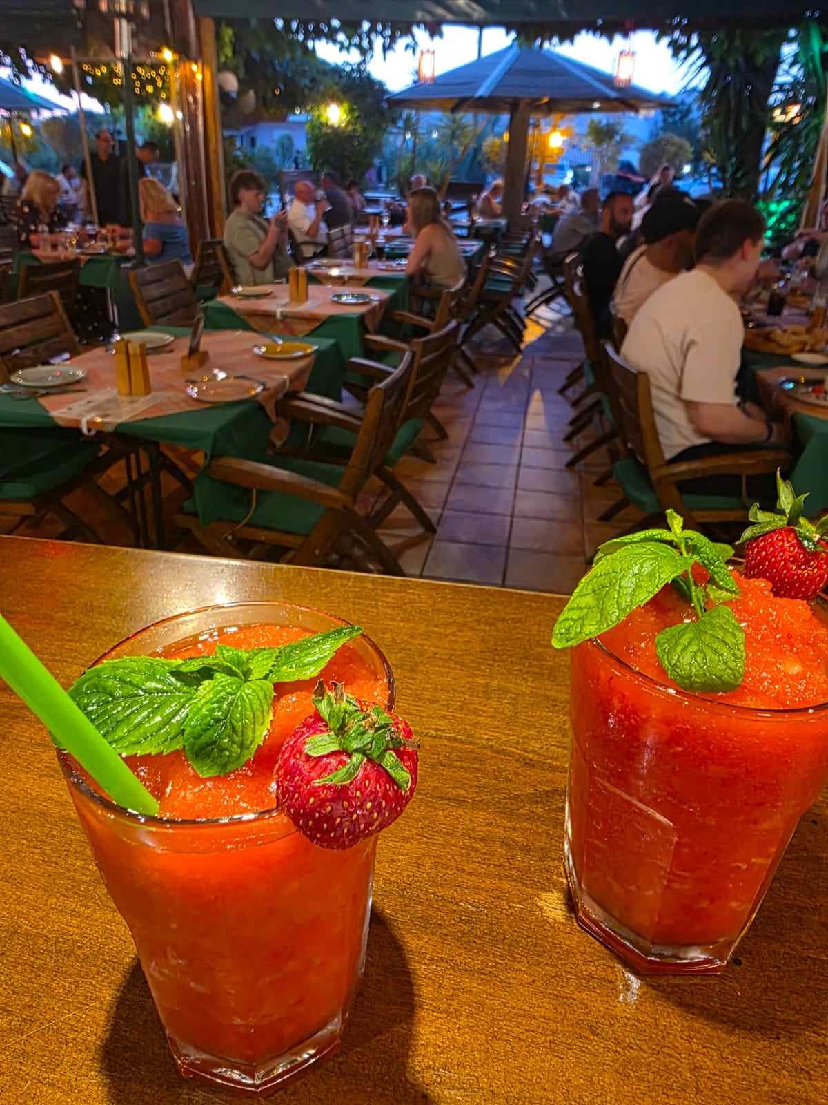Στο Olive Tree Restaurant της Ζακύνθου η ελληνική φιλοξενία έχει γεύση καλοκαιριού!