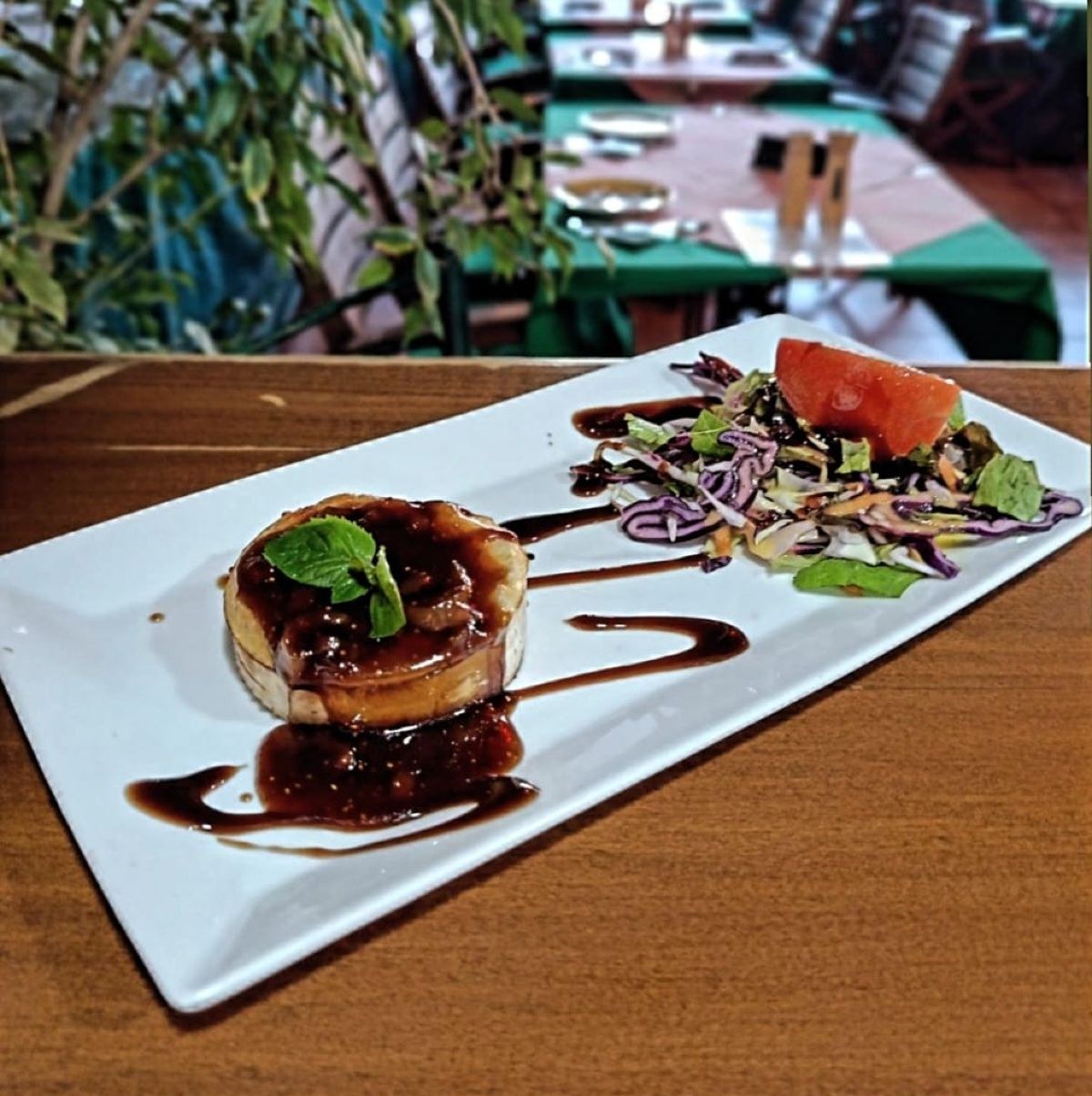 Στο Olive Tree Restaurant της Ζακύνθου η ελληνική φιλοξενία έχει γεύση καλοκαιριού!