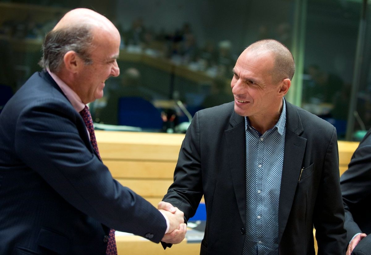 Ο Γιάνης Βαρουφάκης, Υπουργός Οικονομικών, με τον Λουίς ντε Γκίντος, Ισπανό Υπουργό Οικονομικών, στο Γιούρογκρουπ στις 11 Φεβρουαρίου 2015 ©European Union
