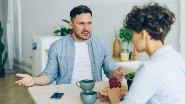 Ζώδια 22/6: Κρυφές αλήθειες, ανατροπές και ξεκαθαρίσματα - Ποιοι επηρεάζονται