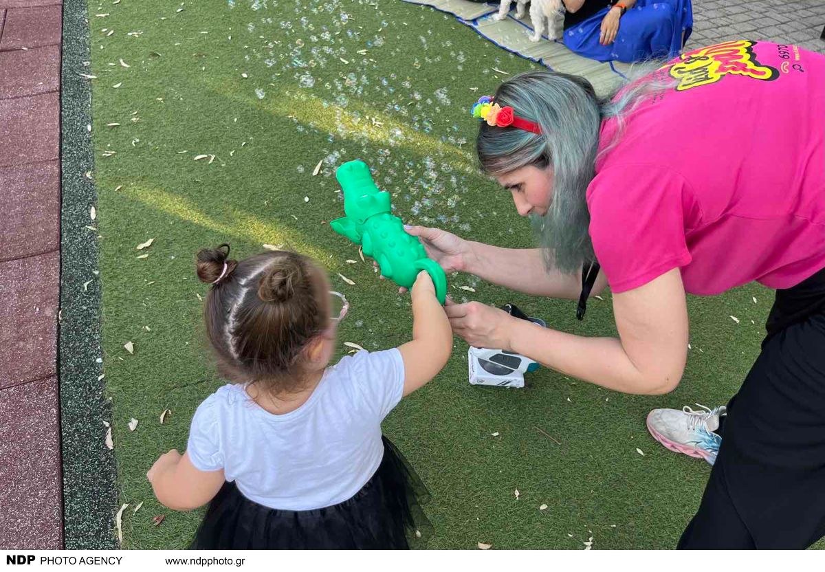 Τα γενέθλια της βαφτιστείρας του Γιώργου Παπαδάκη