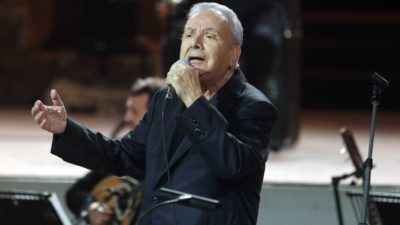 Μανώλης Μητσιάς