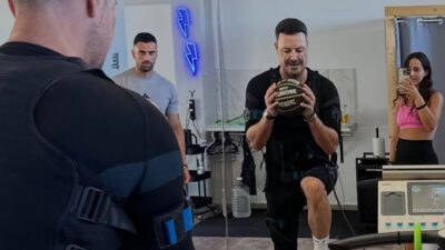 Ο Πέτρος Κουσουλός κάνει γυμναστική