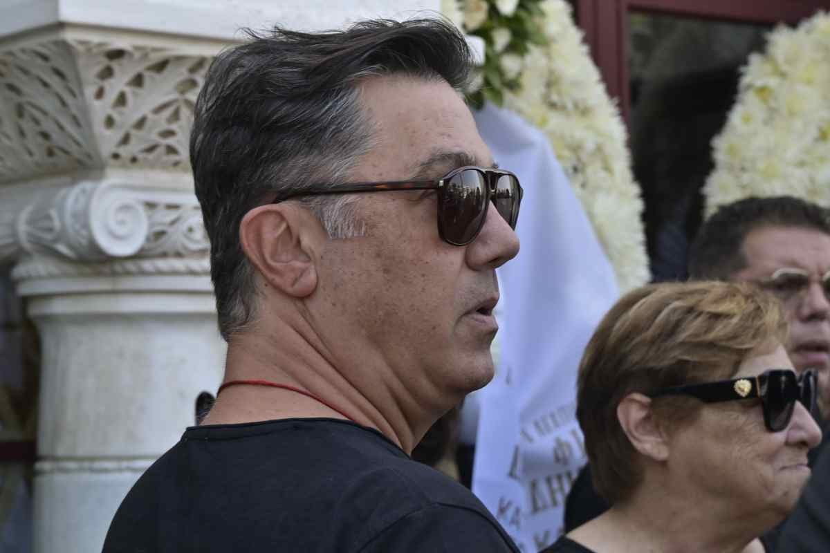 Κηδεία Κόκοτα: Πλήθος επωνύμων στο τελευταίο «αντίο» - Ποιοι έδωσαν το «παρών» (Φωτογραφίες)