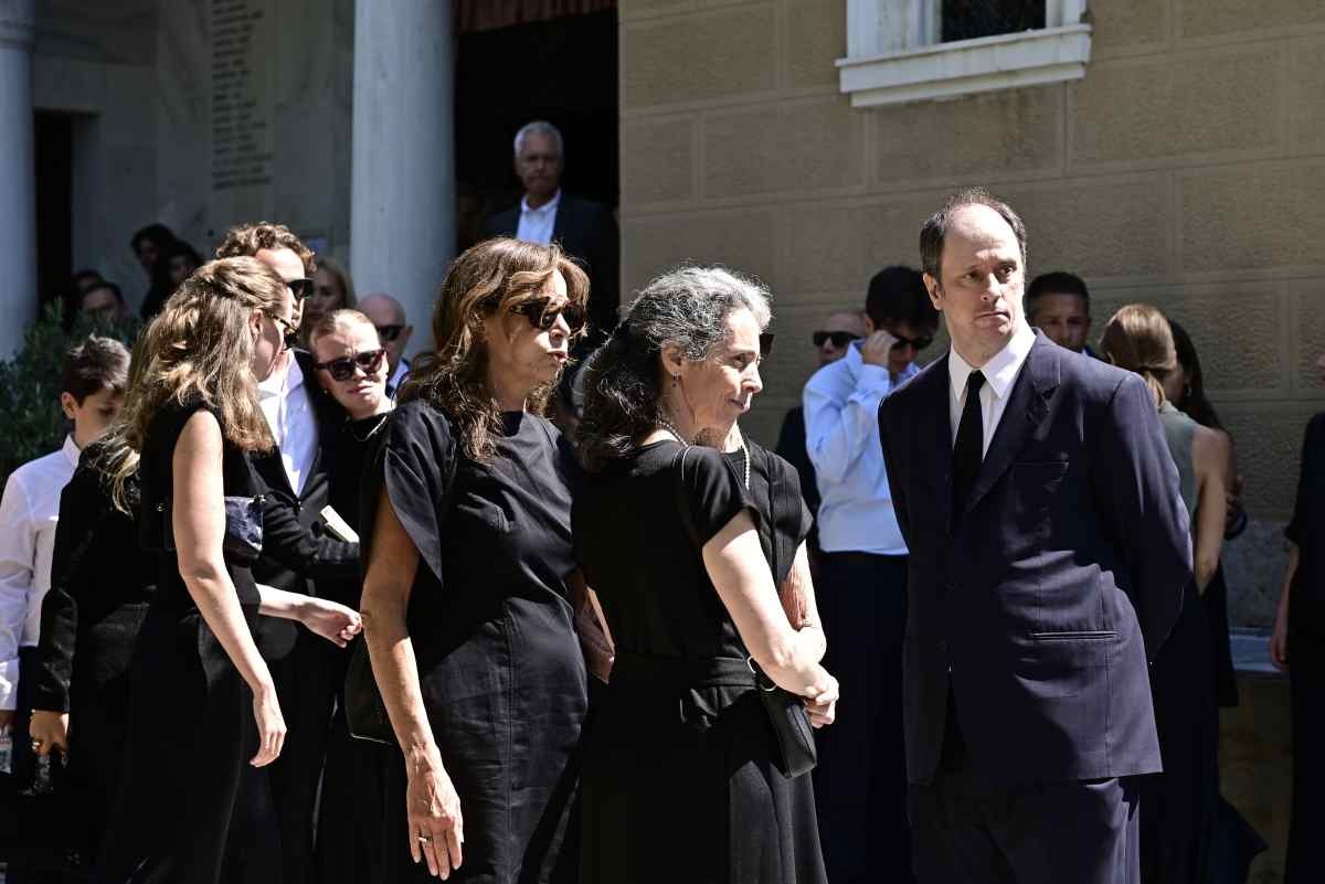 Κηδεία Στέφανου Μάνου
