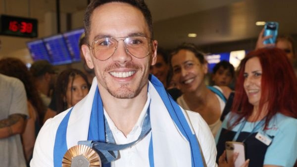 Λευτέρης Πετρούνιας