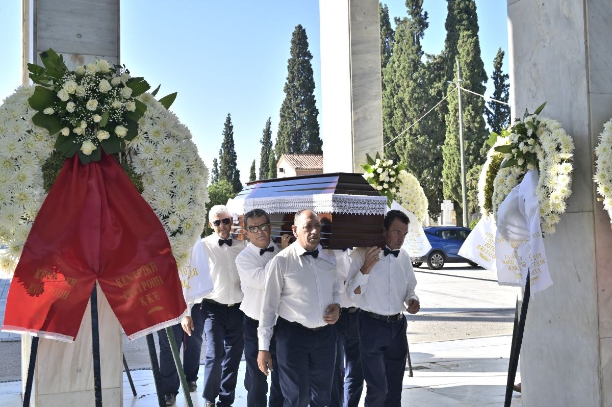 Λάκης Χαλκιάς: Σήμερα το τελευταίο αντίο - Από τις 10:00 το λαϊκό προσκύνημα (Φωτογραφίες)