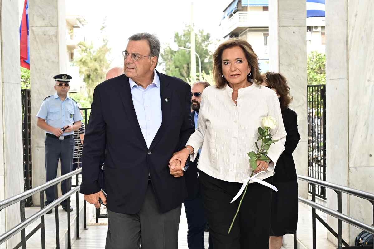 Ντόρα Μπακογιάννη, Ισίδωρος Κούβελος
