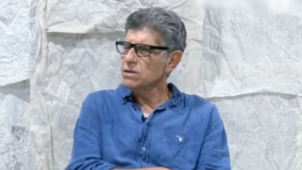Γιάννης Μπέζος