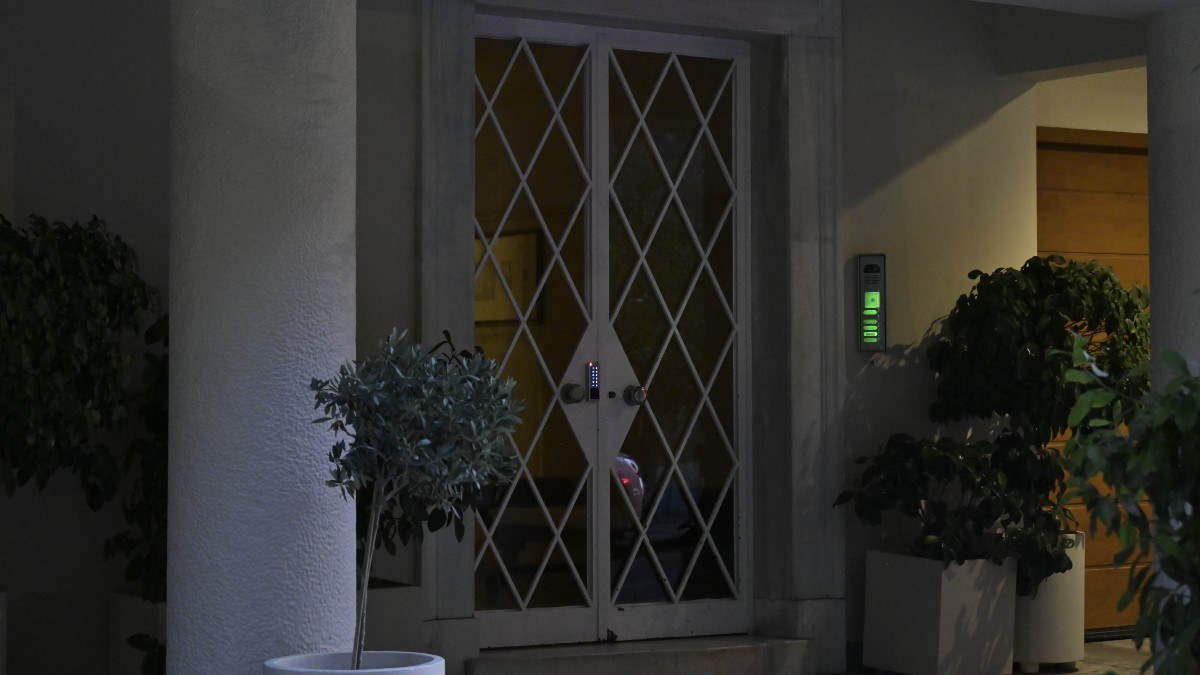 Το ιατρείο στην Καρνεάδου όπου πέθανε ο Γιώργος Μαζωνάκης