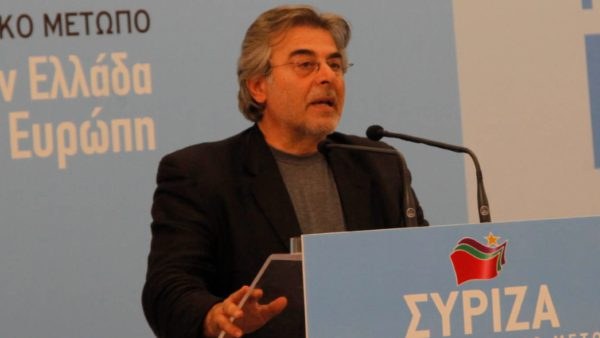 Αλέκος Καλύβης