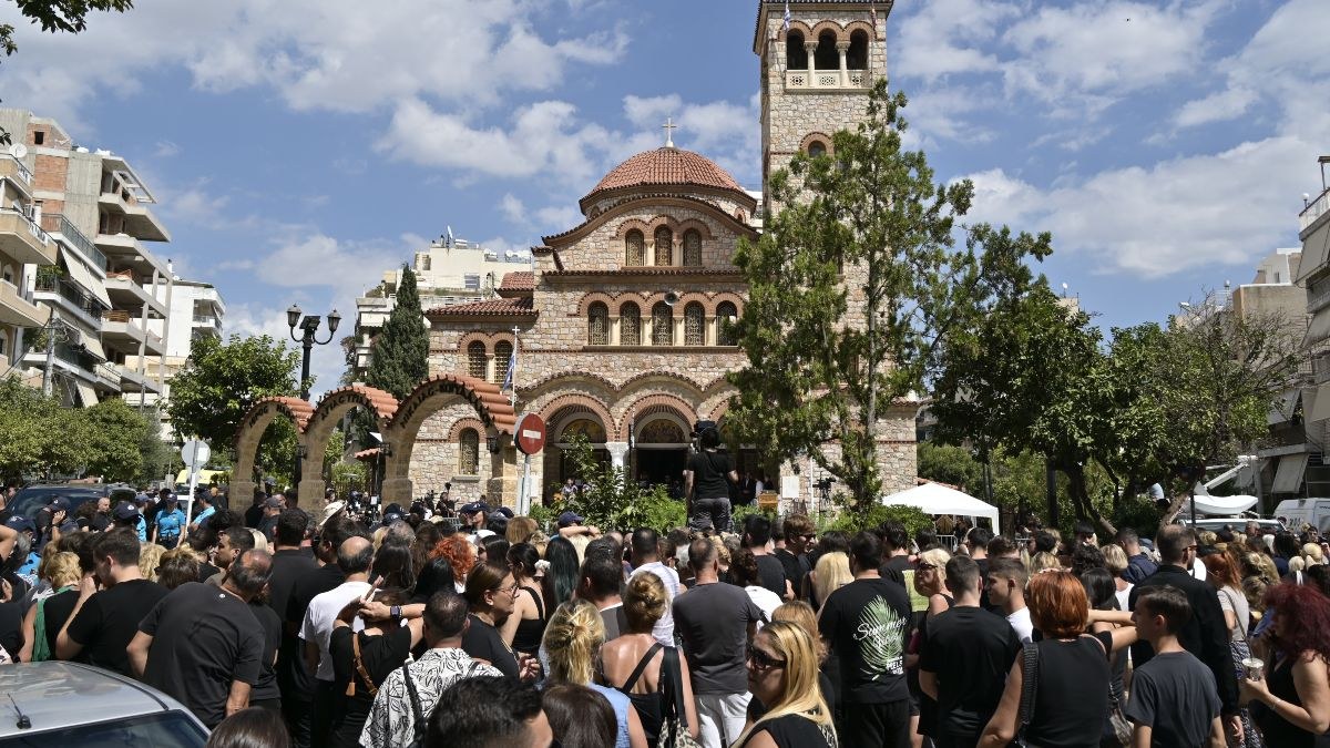 Κηδεία Μαζωνάκη