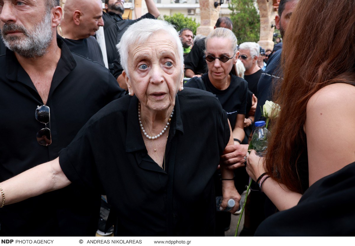 Κηδεία Γιώργου Μαζωνάκη