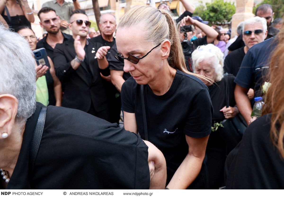 Κηδεία Γιώργου Μαζωνάκη