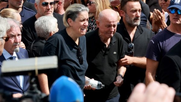 Κηδεία Μαζωνάκη