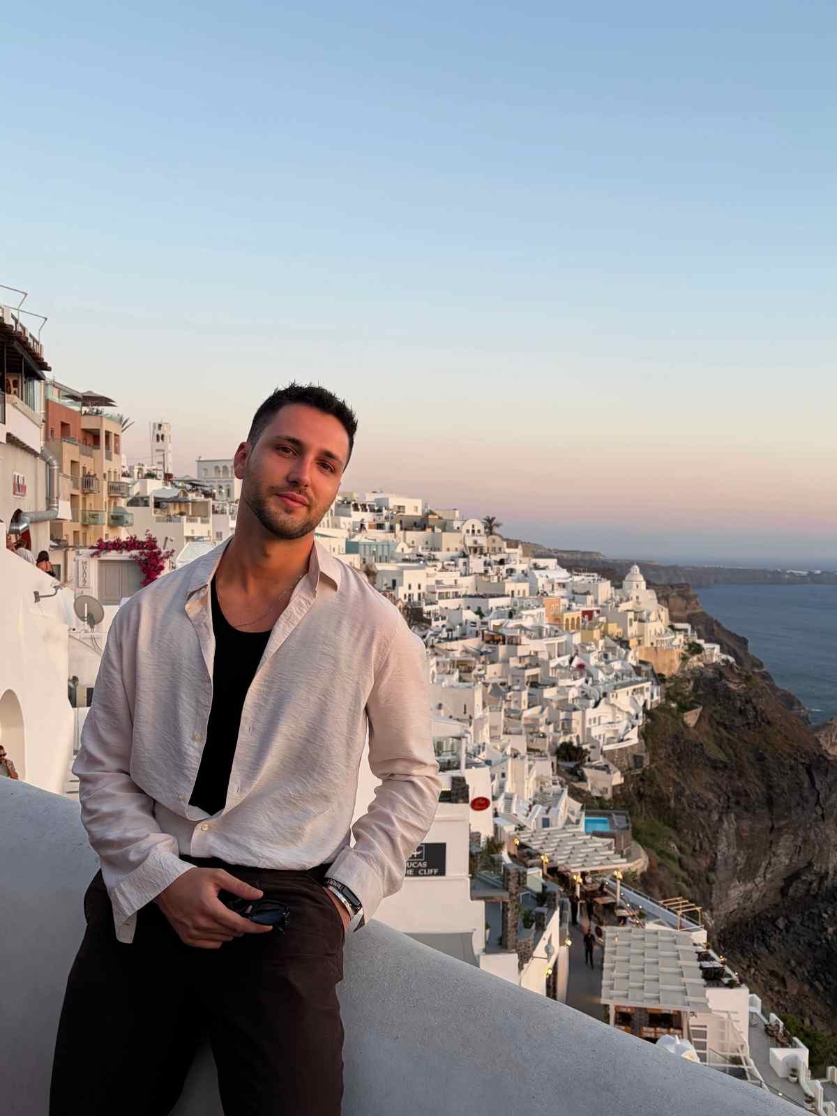 Αντώνης Κρητικός