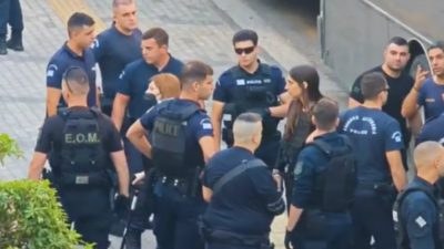 Ρούλα Πισπιρίγκου: Με μπαστούνι στο Εφετείο για τη δίκη της Τζωρτζίνας (Βίντεο)