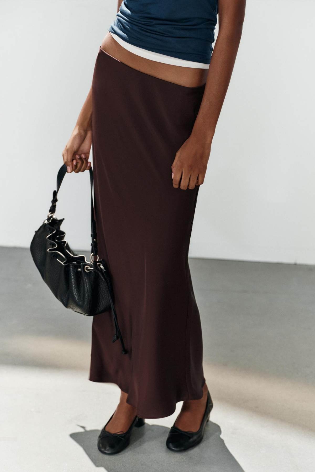 Σατέν καφέ φούστα zara