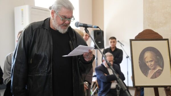 Ο γιος της Μπέτυς Βαλάση, Νικόλας Μανισσάλι