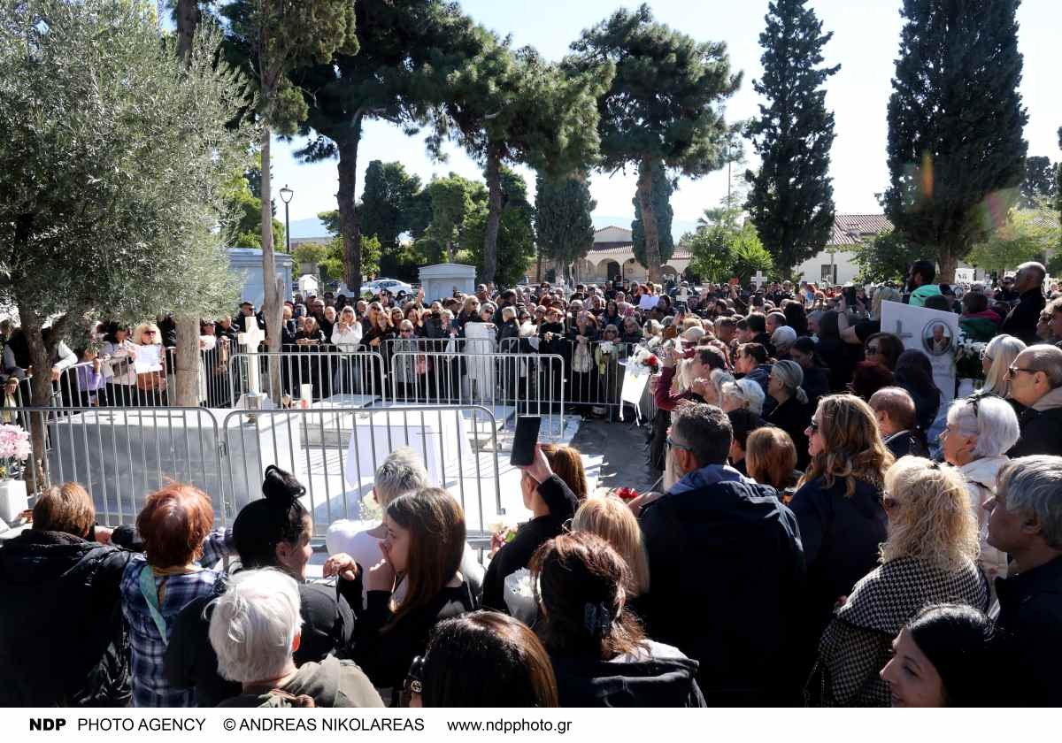 Γιώργος Μαζωνάκης: Ξεσπά η αδερφή του, Μαρία, μετά το μνημόσυνο - «Εκείνοι που λοιδόρησαν την αδερφή μου και τον γαμπρό μου...»