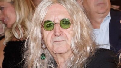 Νίκος Καρβέλας