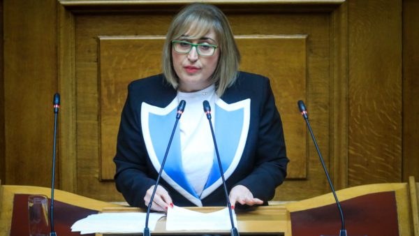 Στέλλα Αραμπατζή
