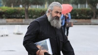 Ο πατέρας του Κυπριανού στη δίκη για τα Τέμπη