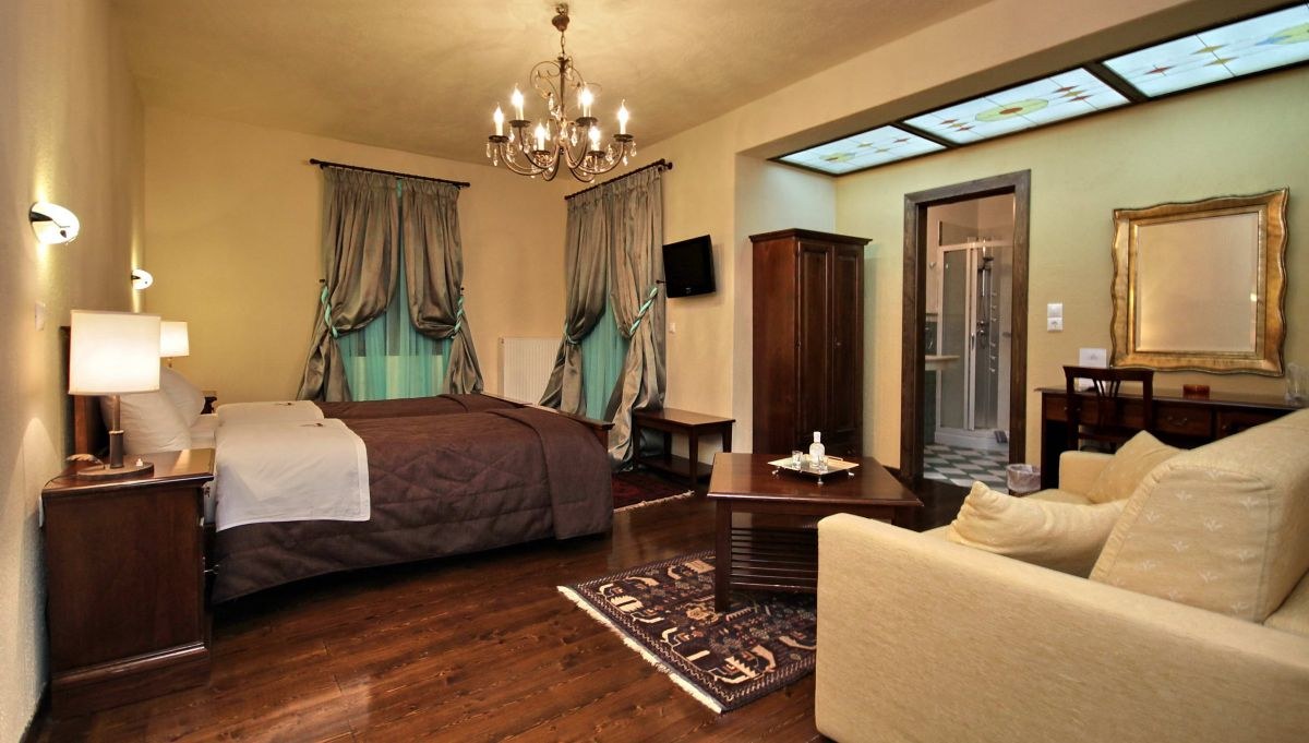 Aiora Suites στη Βυτίνα: Ο ξενώνας με τζάκι και πανοραμική θέα στο Μαίναλο