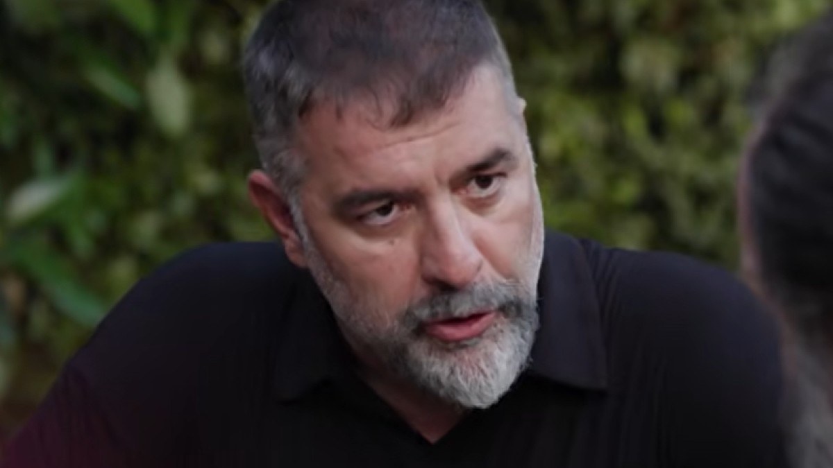Δυο μαύρα πουκάμισα