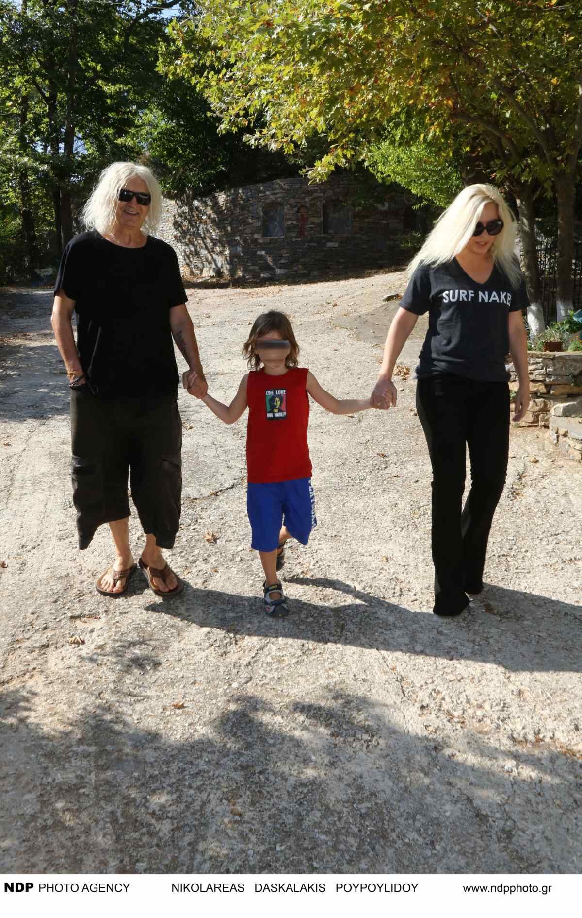 Καρβέλας Πάνια γιος