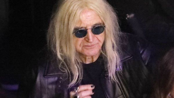 Νίκος Καρβέλας